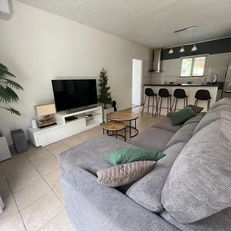 Holiday home Agreable Maison De *